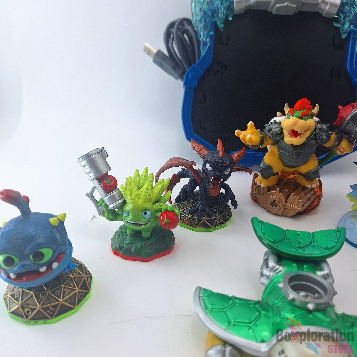 Skylanders SuperChargers Lot with Portal of Power (Model 0000655) & 8 Figures/Vehicles incl. Hammer Slam Bowser - Image 3