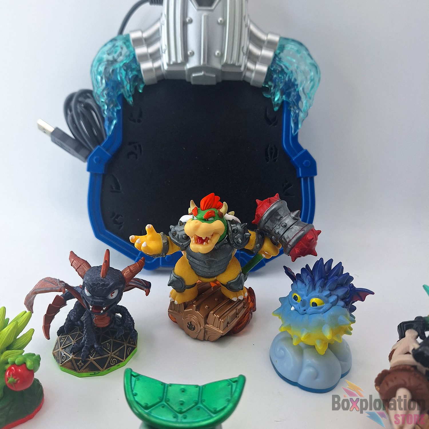 Skylanders SuperChargers Lot with Portal of Power (Model 0000655) & 8 Figures/Vehicles incl. Hammer Slam Bowser - Image 4