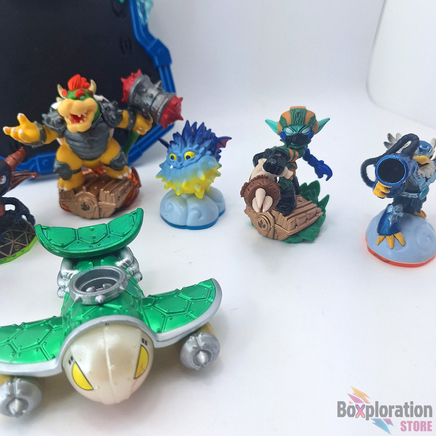 Skylanders SuperChargers Lot with Portal of Power (Model 0000655) & 8 Figures/Vehicles incl. Hammer Slam Bowser - Image 6