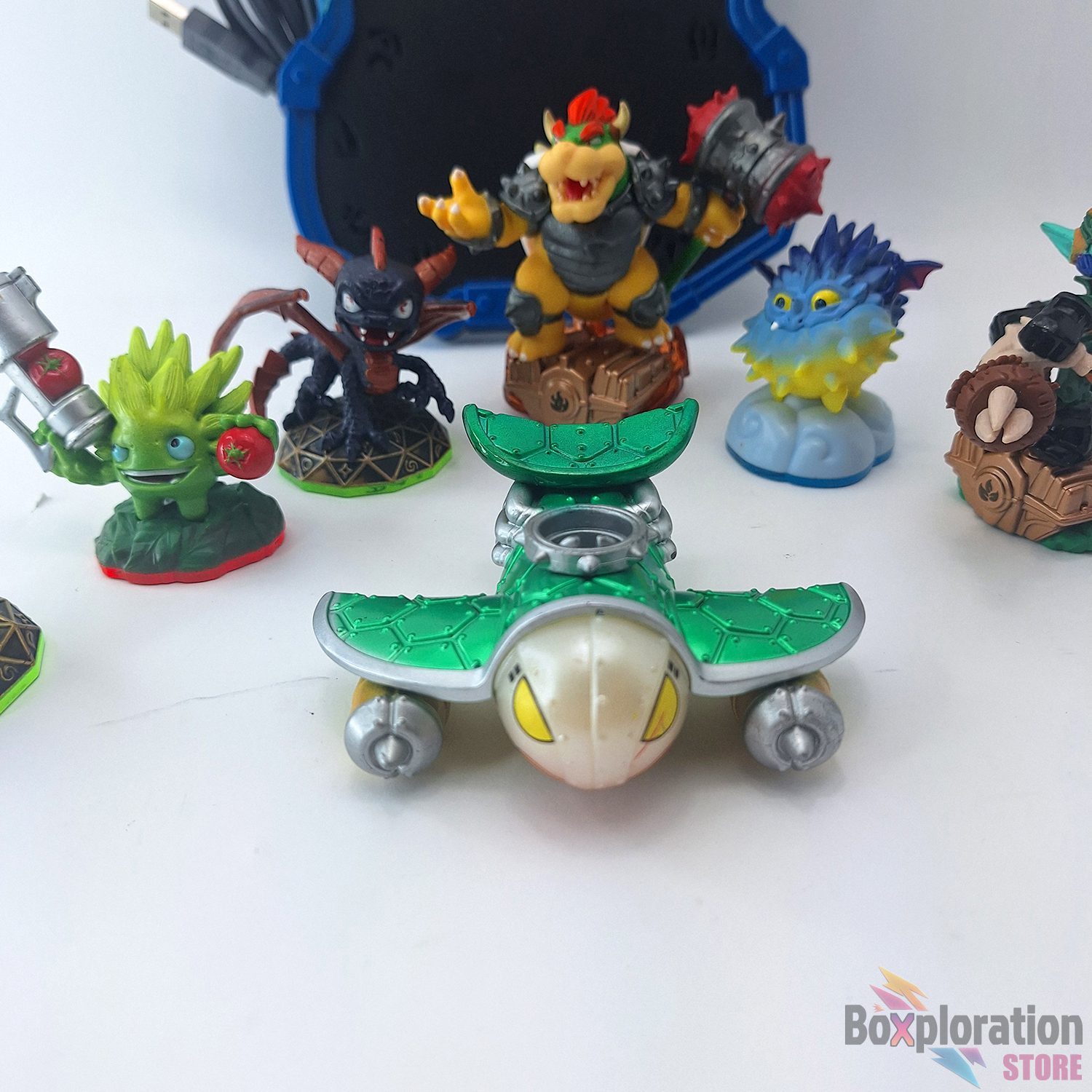 Skylanders SuperChargers Lot with Portal of Power (Model 0000655) & 8 Figures/Vehicles incl. Hammer Slam Bowser - Image 7