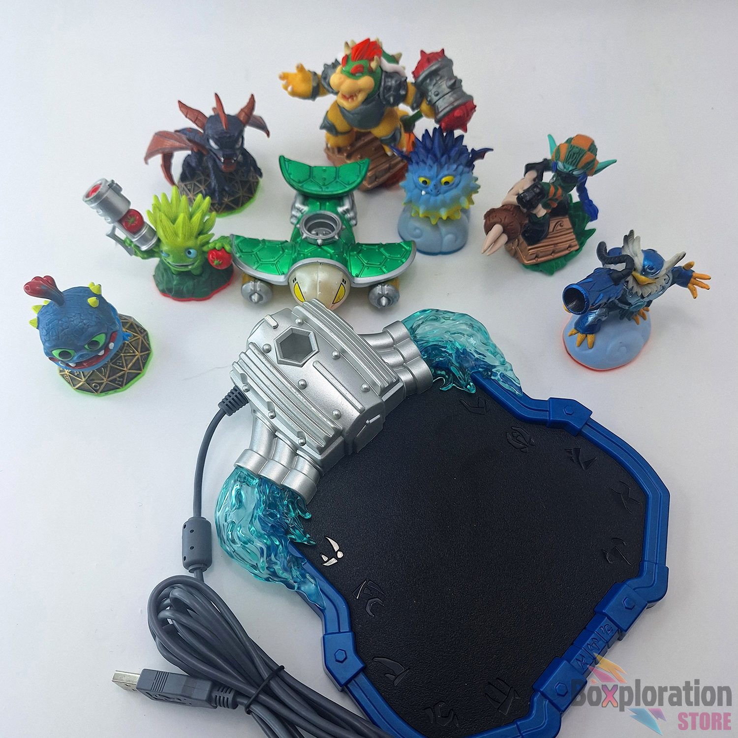 Skylanders SuperChargers Lot with Portal of Power (Model 0000655) & 8 Figures/Vehicles incl. Hammer Slam Bowser - Image 9