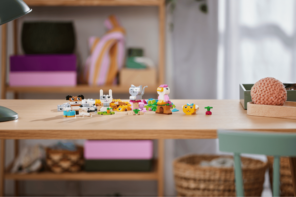 LEGO Classic 11034: Creative Pets Buildable Animals - Image 3